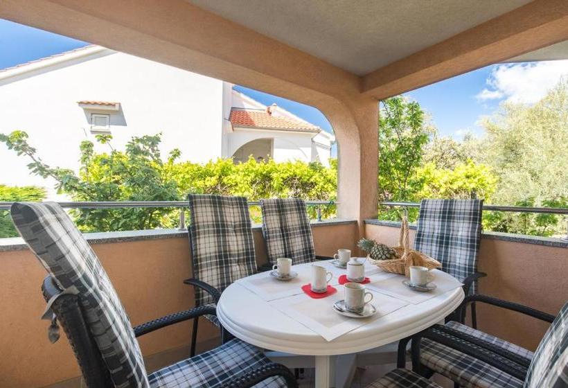 Apartment Josip Malin