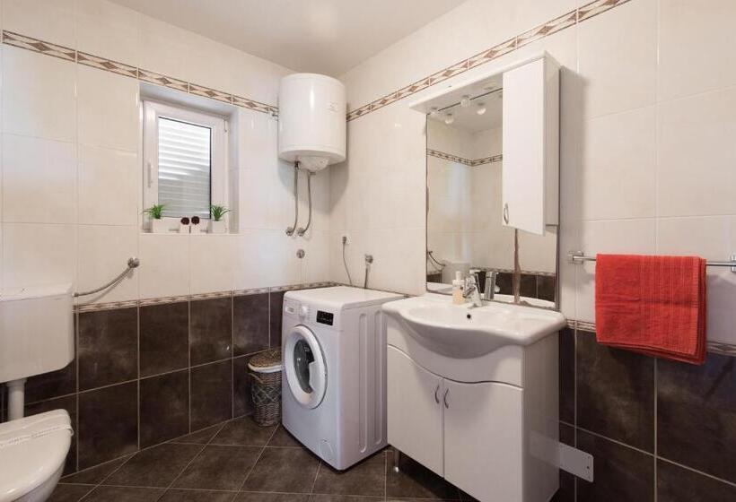 Apartment Josip Malin