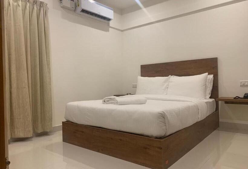 فندق Airport City