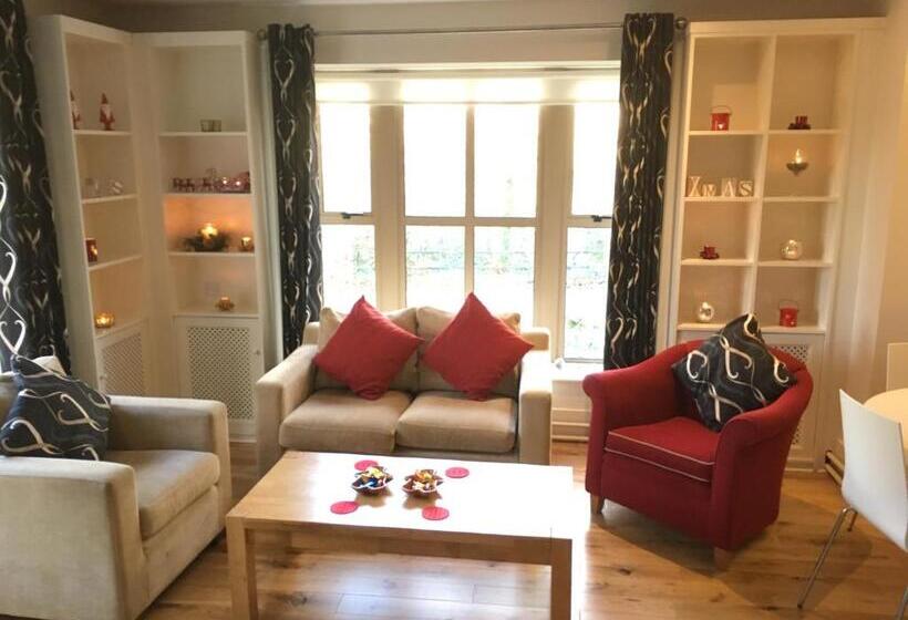 بنسيون Brennan Court Guest Accommodation