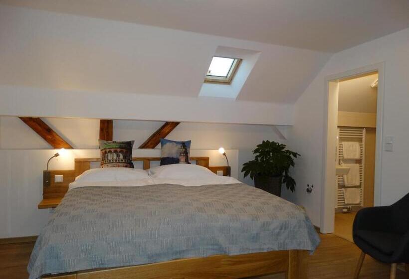 膳宿费 Garni Villa Areka