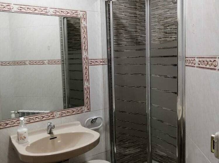 Пансион Hospedaje Menendez Pelayo