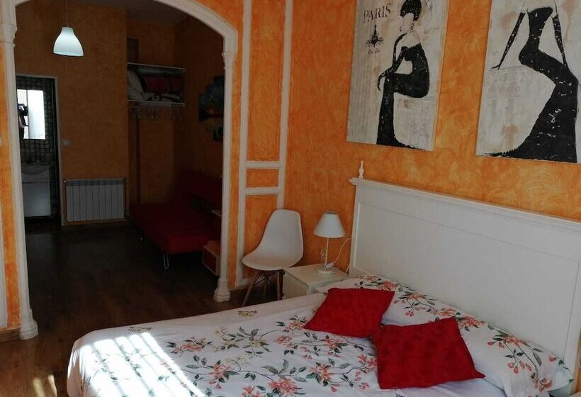 Пансион Hospedaje Menendez Pelayo