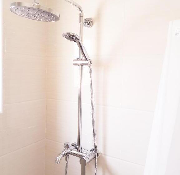 پانسیون The Leaf House