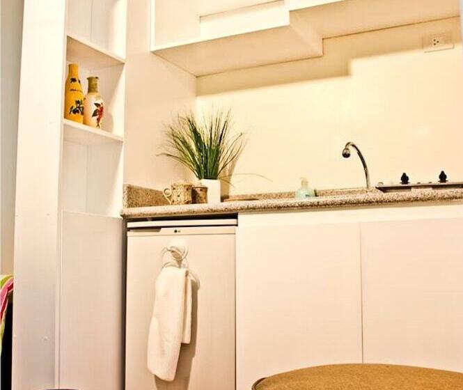 2f6 Wharton Bldg North Cambridge Condo