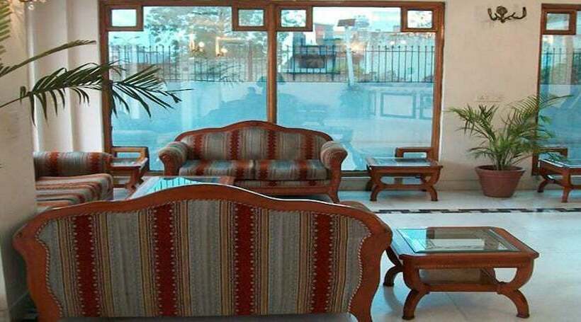 Adb Rooms Hotel Diana Palace