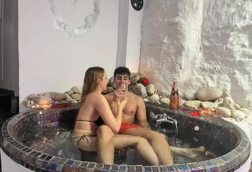 ベッドアンドブレックファースト Fortress Jacuzzi Suites