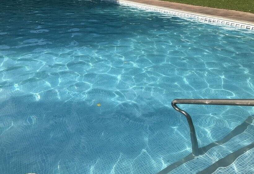 هتل Camping Pirinenc