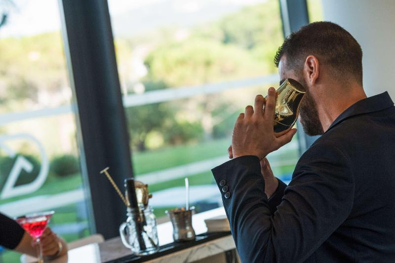 בית מלון כפרי Golden Tulip Porto Vecchio