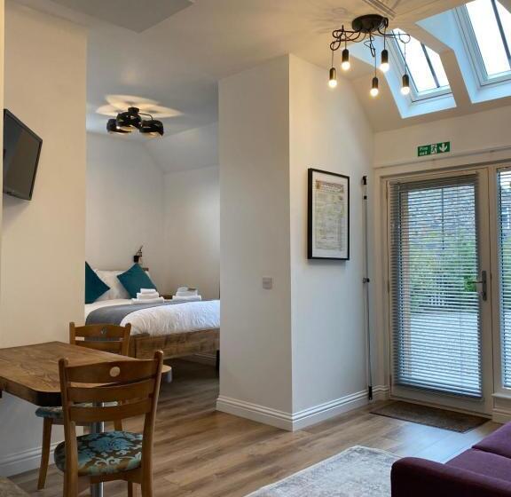 Пансион Garden Park Guest House