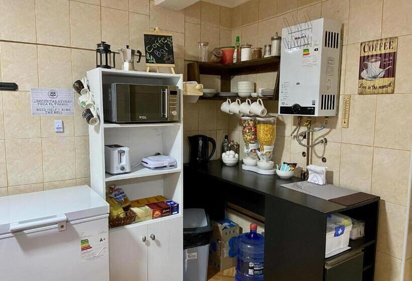 هاستل Hostal Familiar S&g