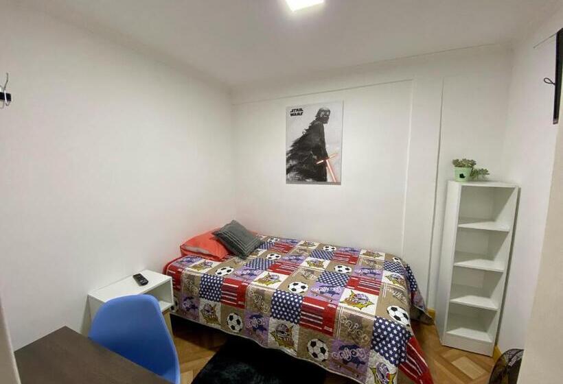 هاستل Hostal Familiar S&g