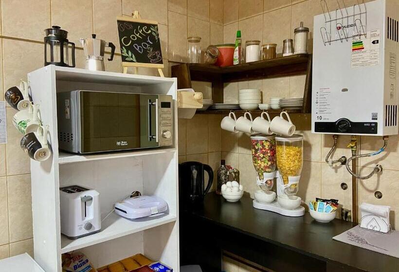 هاستل Hostal Familiar S&g