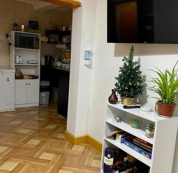 هاستل Hostal Familiar S&g