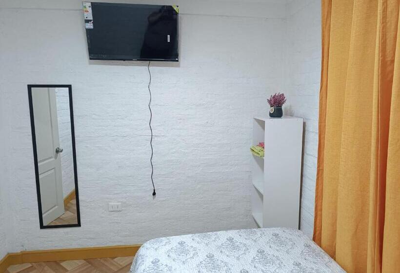 هاستل Hostal Familiar S&g