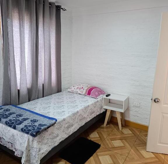 هاستل Hostal Familiar S&g