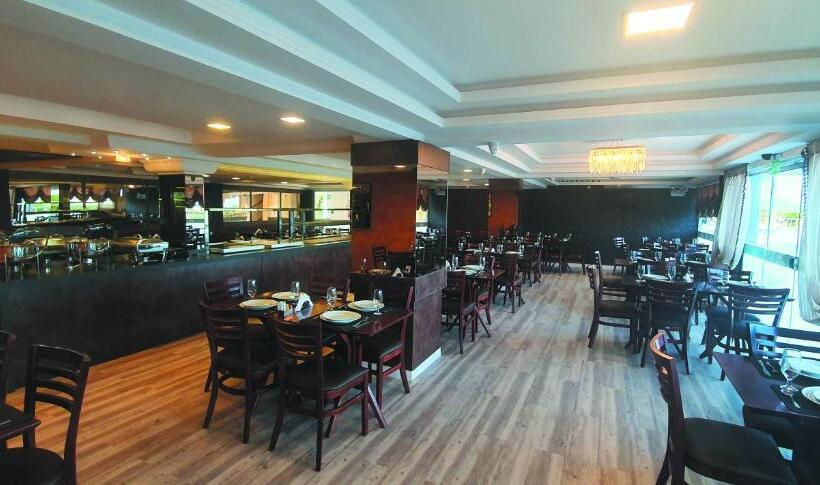 فندق Navega Beach Palace