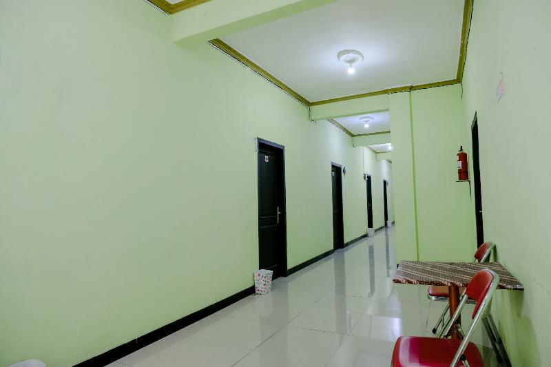 ホテル Oyo Life 2508 Alba Suites Homestay