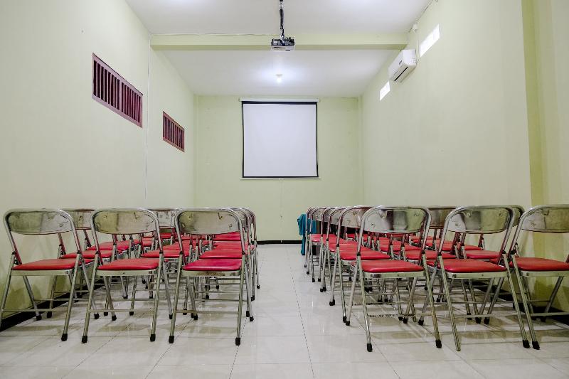 בית מלון כפרי Oyo Life 2508 Alba Suites Homestay