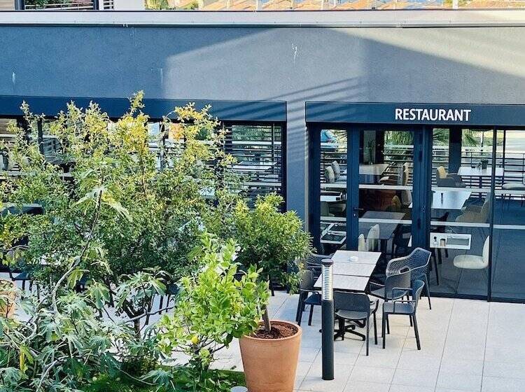 Les Patios De St Pierre