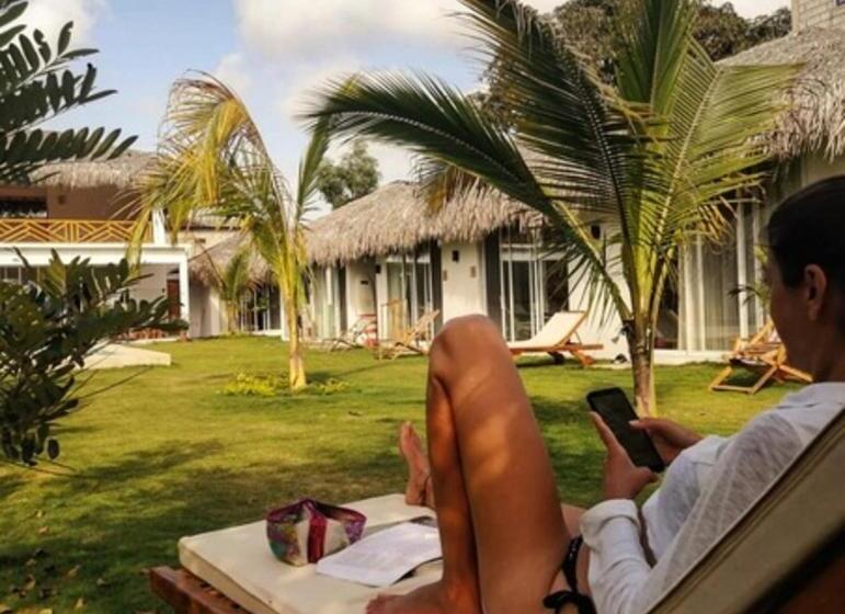 تختخواب و صبحانه Vikara