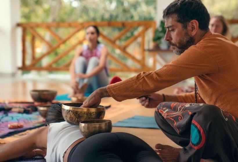 تختخواب و صبحانه Vikara