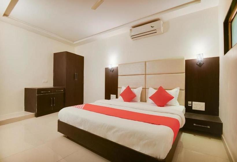 酒店 Billys International