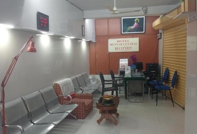 ホテル Munnar Central