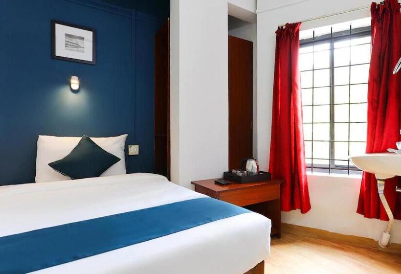 ホテル Munnar Central