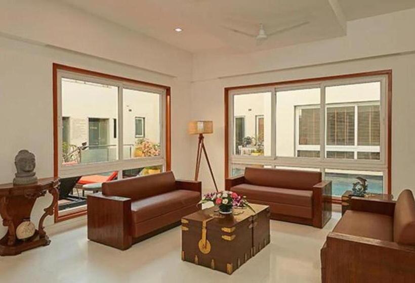 Отель Maroma Suites