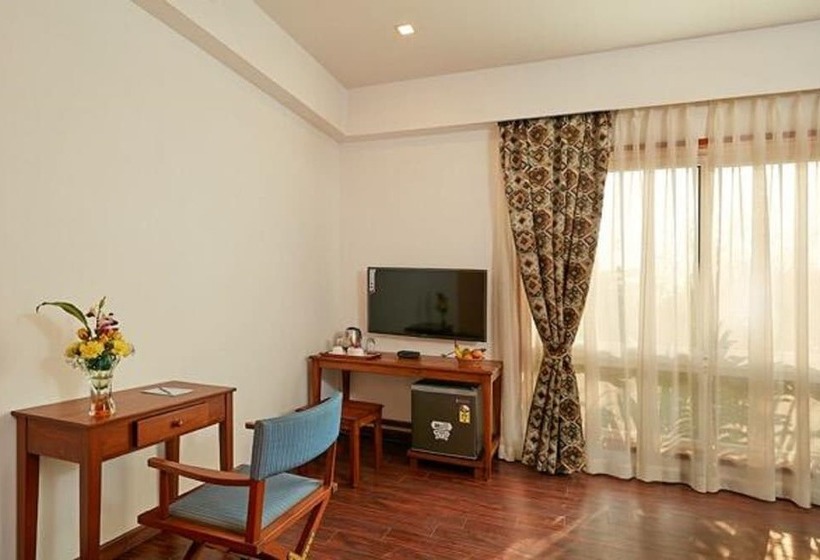 Отель Maroma Suites