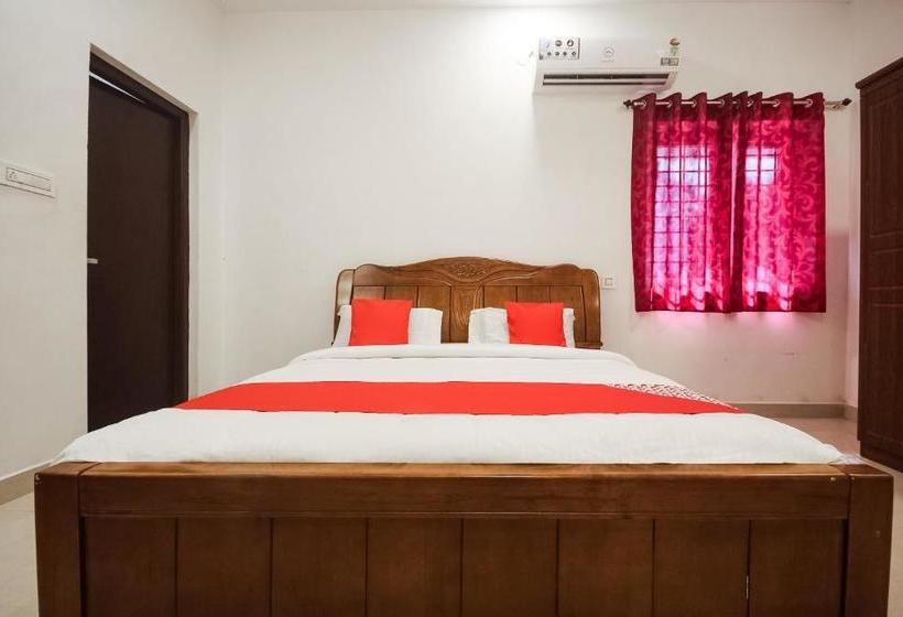 هتل Oyo 67806 Sree Laxmi Vilas