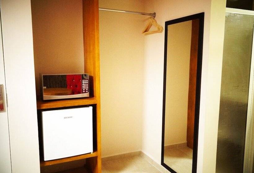 호텔 Royal Madero Inn