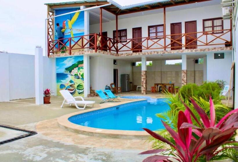 پانسیون Hostal Laurita Beach