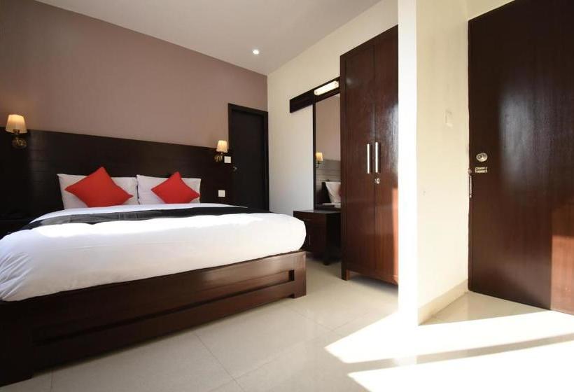 Hotel Parjaat Residency