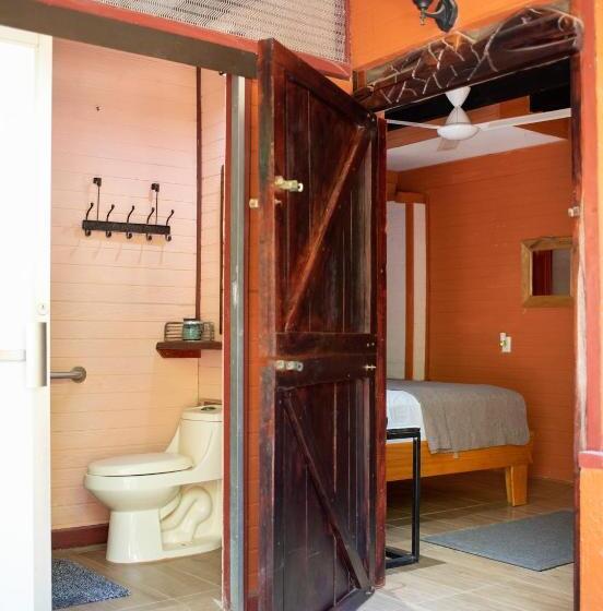 فندق Coyote Rooms