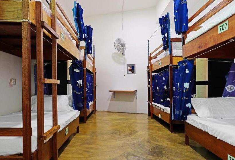 בית מלון כפרי Spot On 89805 The Traveler Home