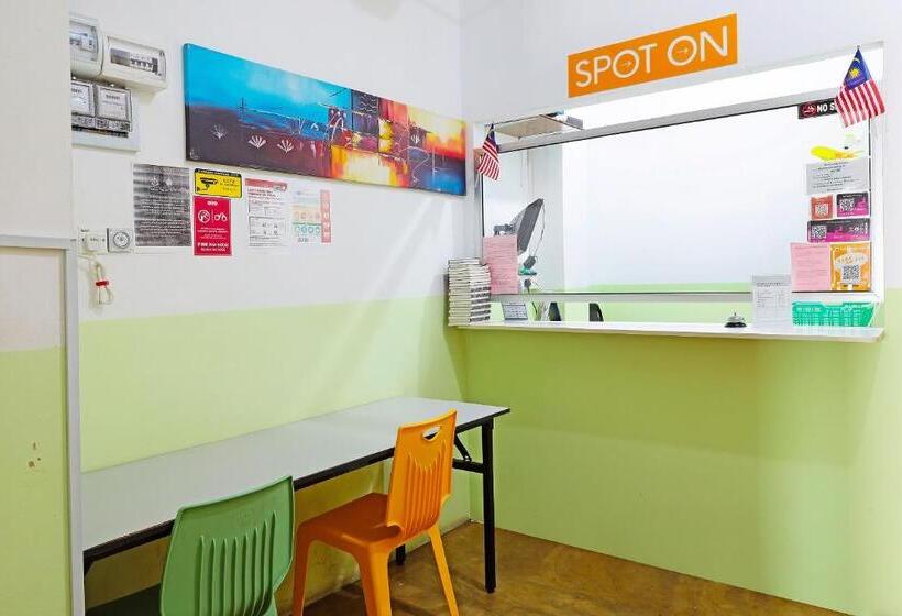 בית מלון כפרי Spot On 89805 The Traveler Home