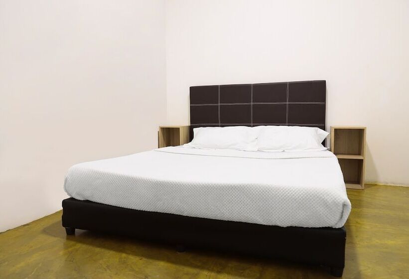 בית מלון כפרי Spot On 89805 The Traveler Home