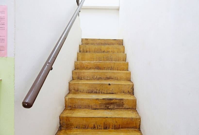 בית מלון כפרי Spot On 89805 The Traveler Home