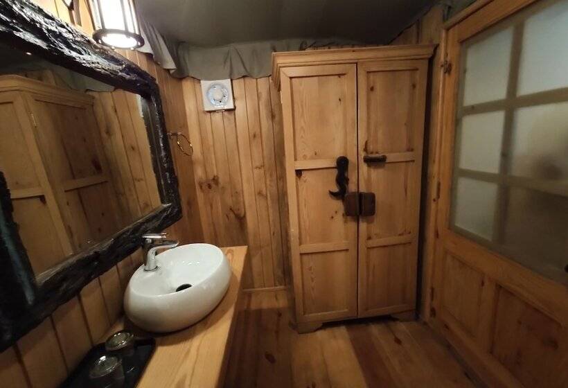 אתר נופש Cabana Affair