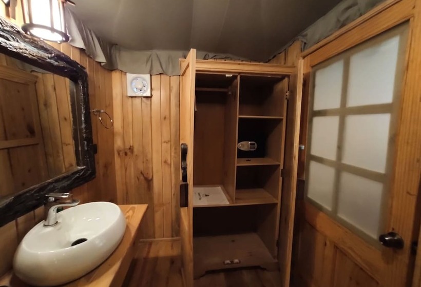 אתר נופש Cabana Affair