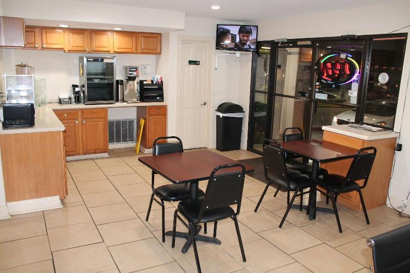 هتل Americas Best Value Inn Tuscaloosa