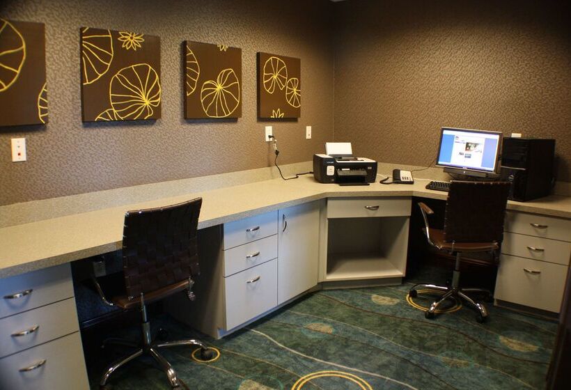 فندق Best Western Plus Chain Of Lakes Inn & Suites