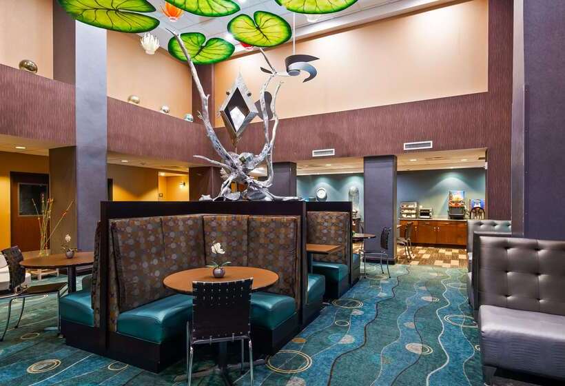 فندق Best Western Plus Chain Of Lakes Inn & Suites