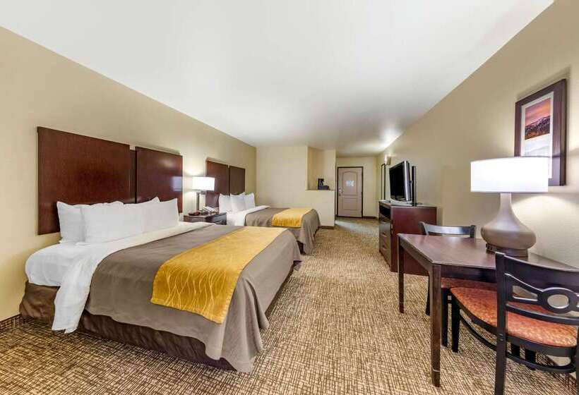 בית מלון כפרי Comfort Inn & Suites