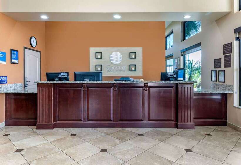 בית מלון כפרי Comfort Inn & Suites