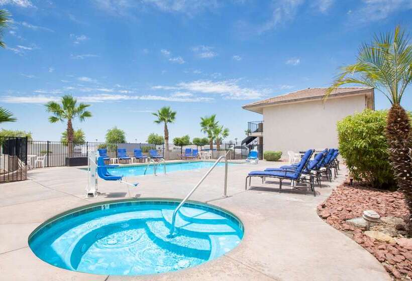 هتل Days Inn By Wyndham Lake Havasu
