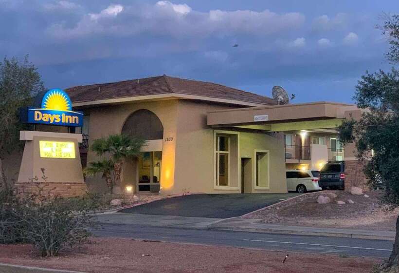 هتل Days Inn By Wyndham Lake Havasu