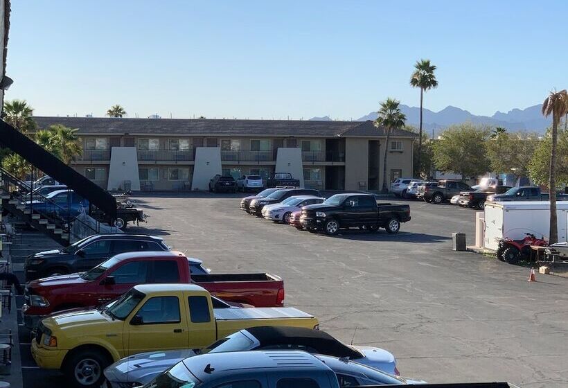 هتل Days Inn By Wyndham Lake Havasu